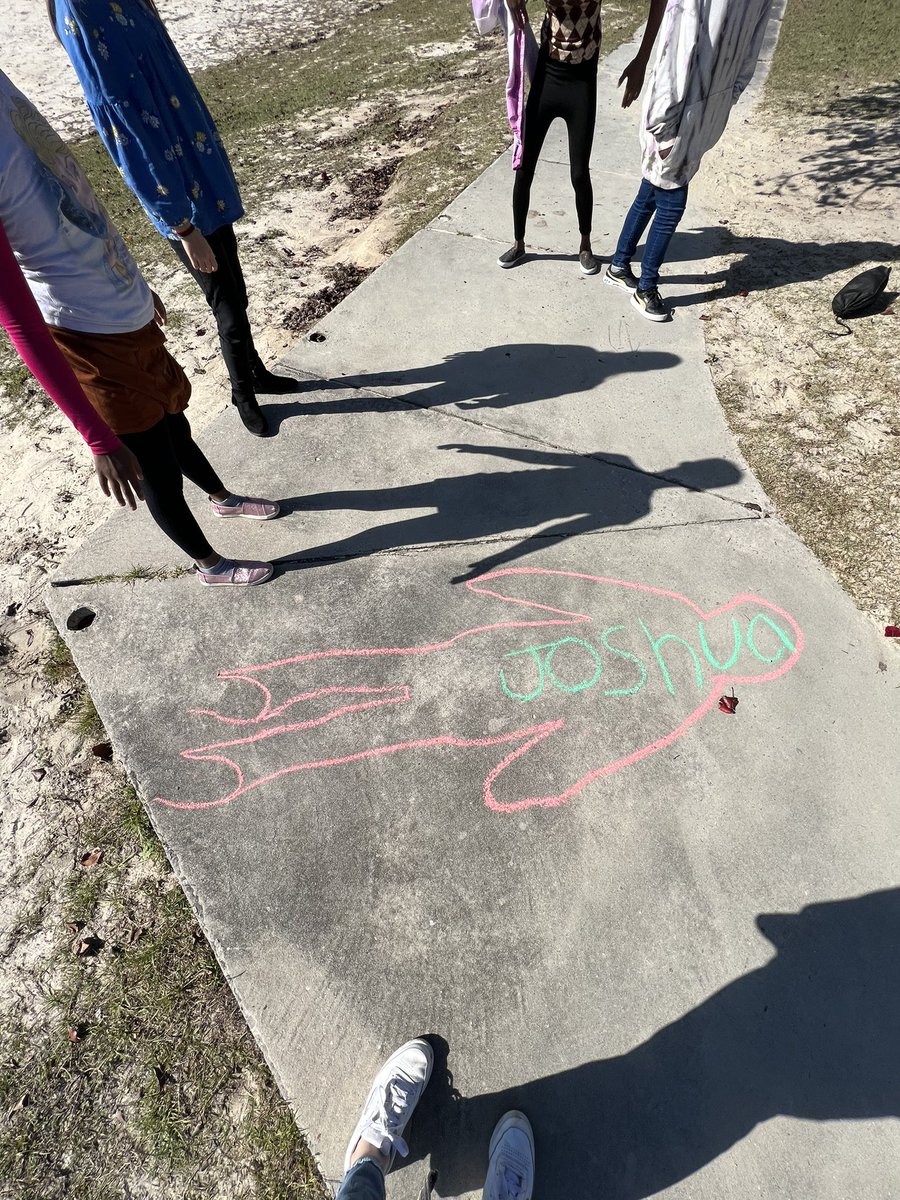 Finally a sunny day so we can investigate our shadows 👤🤩☀️ @EmmerGeo