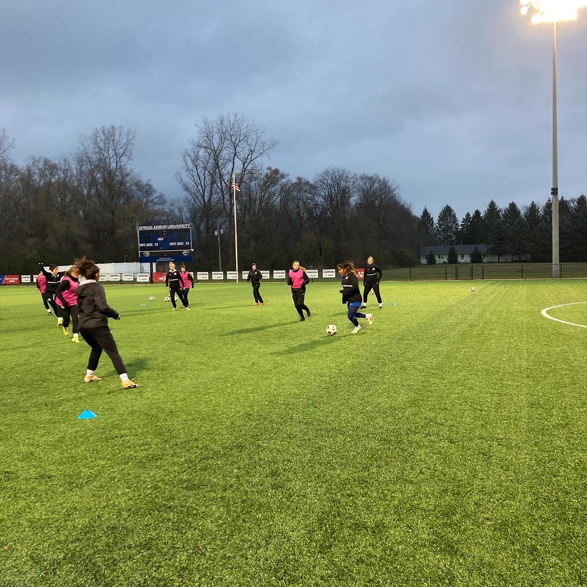 Chargers in Michigan! 

It was nice to get on the field yesterday, acclimatize ourself and shake off a long journey across the Midwest! 

#BattleOn🐴 #RoadWarriors