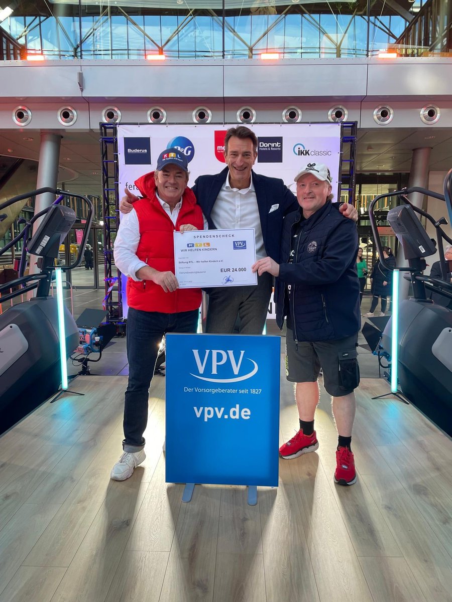 VPV_de's tweet photo. Los gehts! Die VPV startet zum 3. Mal beim @RTL_com #Spendenmarathon für den guten Zweck. https://t.co/PNzTgCnv20 https://t.co/8K8tnOsnkK
