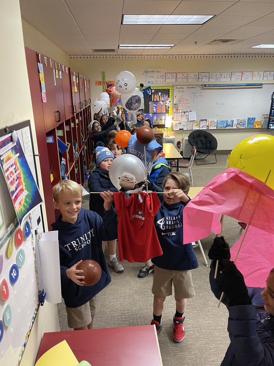 Our third graders excitedly awaited this morning’s Balloons Over Broadway parade in front of their family, friends, and other Trinity students! #trinitylearns
