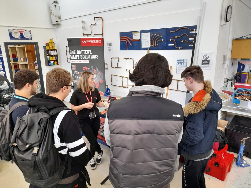 RothenbergerUk's tweet photo. Its International Students Day! π
Here is one of our reps Natasha vising Reading College showcasing our tools to some plumbing students!
#plumbers #plumbing #tools #toolsofthetrade #plumbingtools #plumberstools #onthetools #studentsday https://t.co/2K79aNhGDO