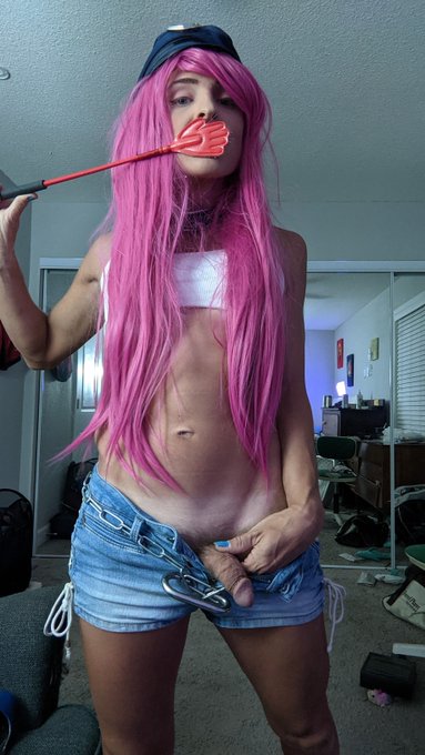 PoV you just lost two rounds to me in SFV.  (Poison is my favorite cosplay and character tonight as.)