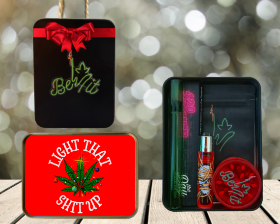 BELIT49599240's tweet photo. The stash box will be shipped in a Christmas bag with a letter! Let us know what you would like us to write on the letter! https://t.co/suBRythX0D