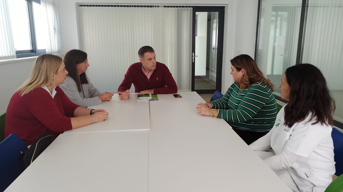 antferbri's tweet photo. La transparencia, el trabajo en equipo son las claves del éxito de ⁦@AfanasSCRT⁩. Hoy encuentro con la sección sindical de ⁦@UGT_Comunica⁩ para analizar el impacto del XVI convenio colectivo. La sostenibilidad del sector está en juego y todos vamos de la mano. https://t.co/59WVIXheg4