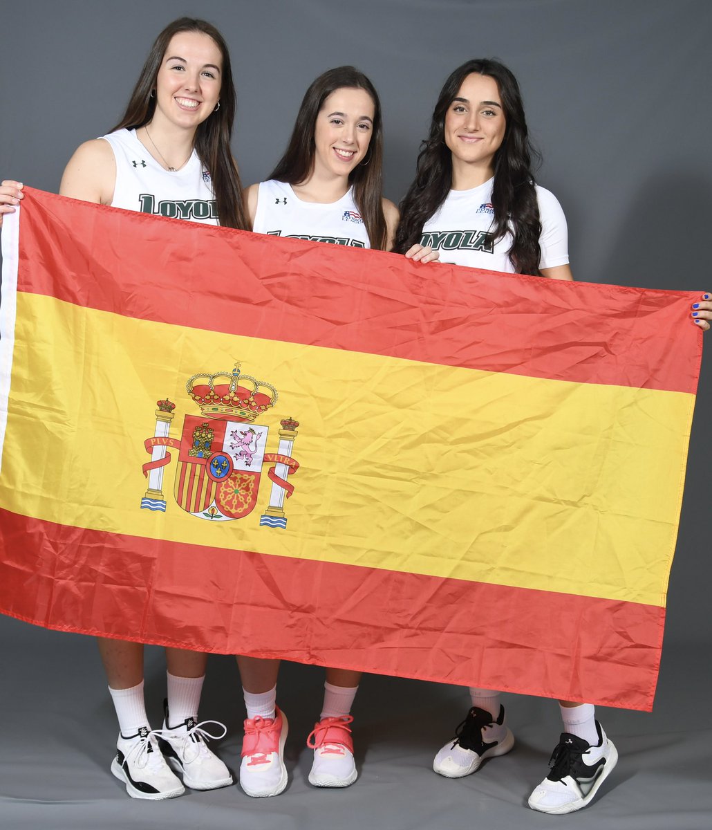 Happy #InternationalStudentsDay to our three Spaniards! We are so happy to have them call Loyola their second home. #GRT