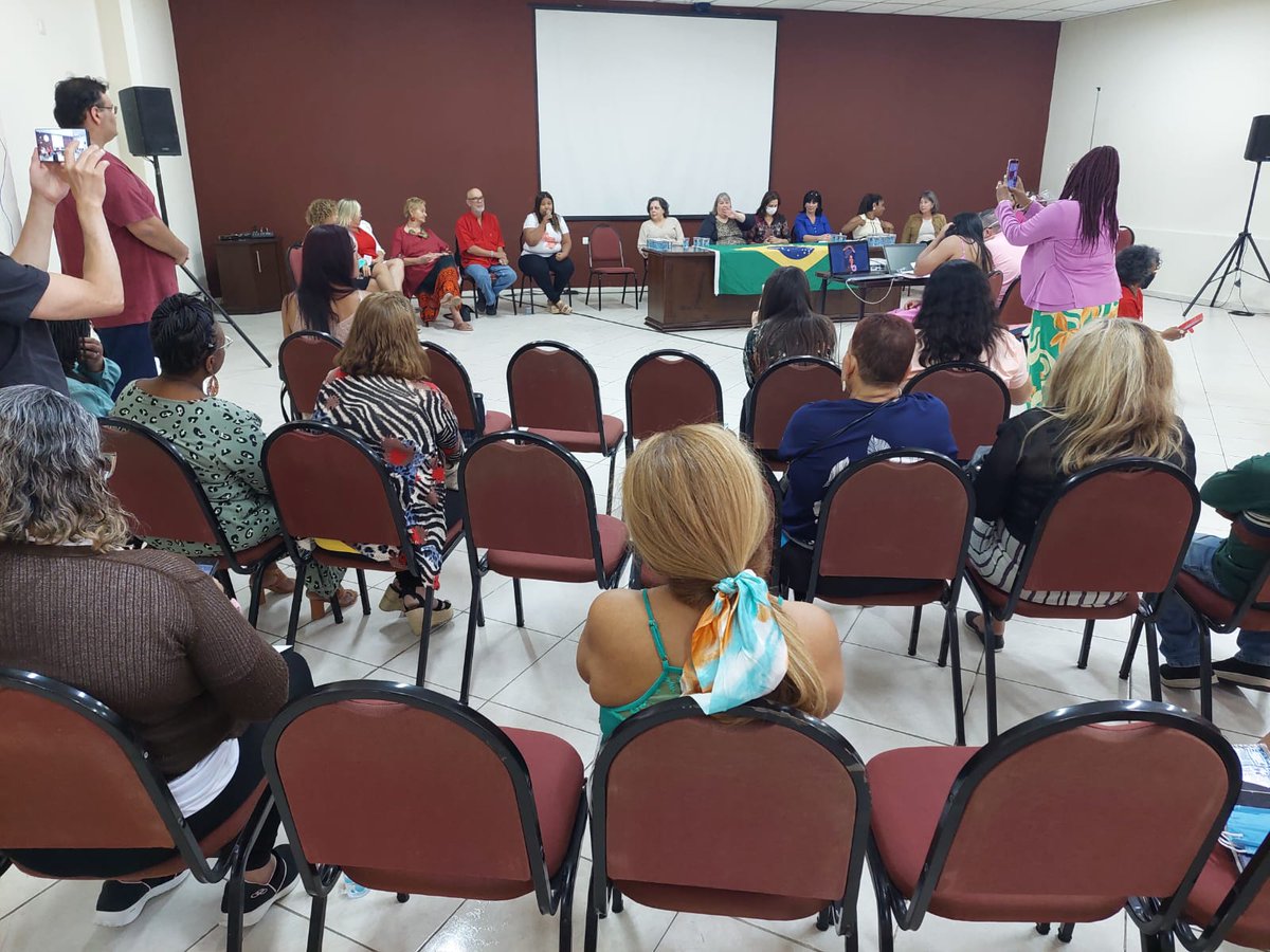 RedTraSex's tweet photo. Apertura del 4° Seminário Nacional de Profissionais do Sexo "Rompendo Barreiras". La secretaria ejecutiva de la #RedTraSex @Lucy_EsquivelPy y el coordinador político, @carlosmesa1969 participan de tan importante evento con nuestras compañeras de Brasil
#TrabalhoSexualÉTrabalho https://t.co/QKFto3JF8R