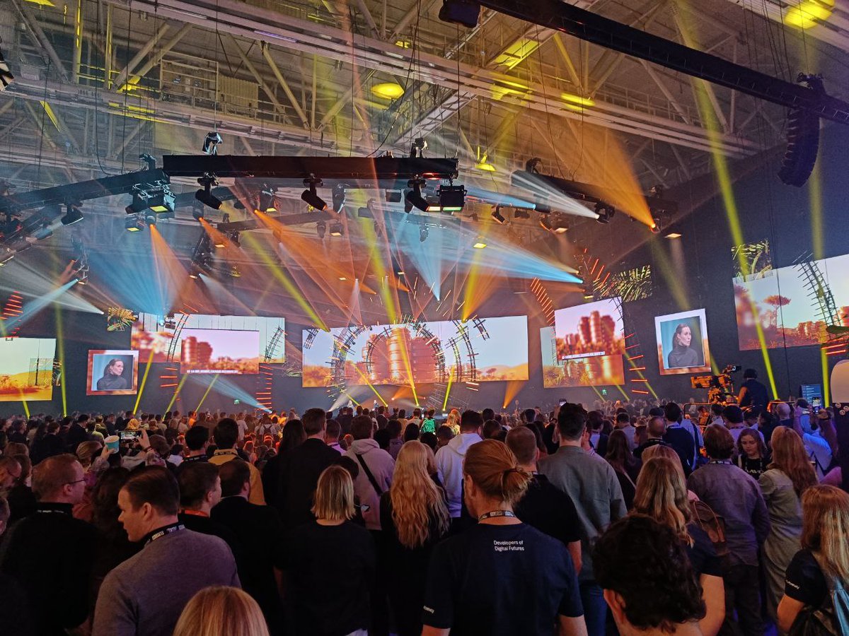 prfct_network's tweet photo. The first busy day at the @SlushHQ came to an end 🔥

A lot of good talks, connections and insights came through. We are delighted and full of energy for the next day 😎

#Slush2022 #networking #Web3 #blockchain https://t.co/oZ0anDxYf1
