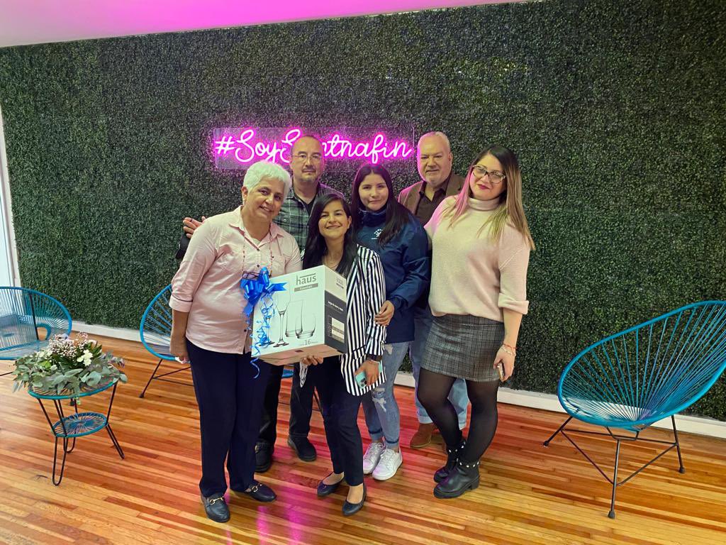 Estimada Maricela Lara Severino. 

🎊 Felicidades por tu jubilación 🎊
Gracias por todos los años experiencia entregados a NAFINSA y por las viviencias compartidas en el Suntnafin.

🌺Esto no es un adiós, es un hasta pronto 🌺

#GraciasPorSeguirSumando