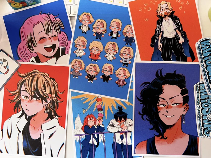 waaaaaaaa sent some of my art for printing and ‼️‼️‼️‼️‼️‼️‼️ i love how they look 😭😭💖💖 the colors look so vibrant im in love 🥹🥹 