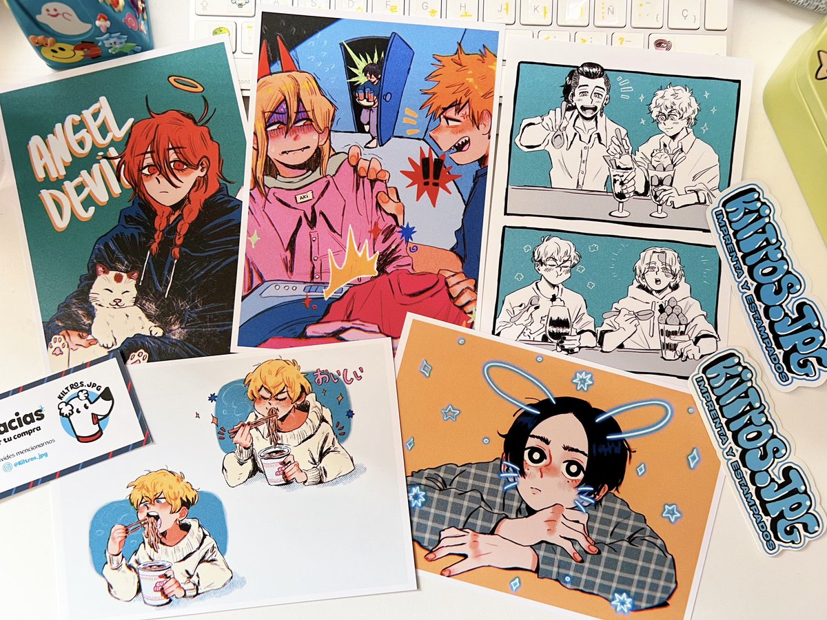 waaaaaaaa sent some of my art for printing and ‼️‼️‼️‼️‼️‼️‼️ i love how they look 😭😭💖💖 the colors look so vibrant im in love 🥹🥹 