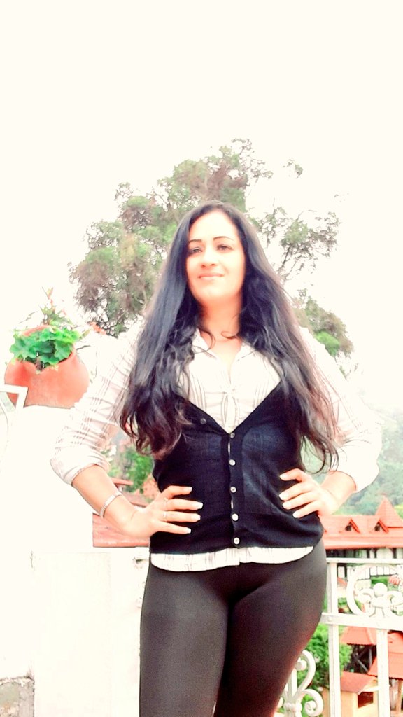 Yuly Schmuck tweet media