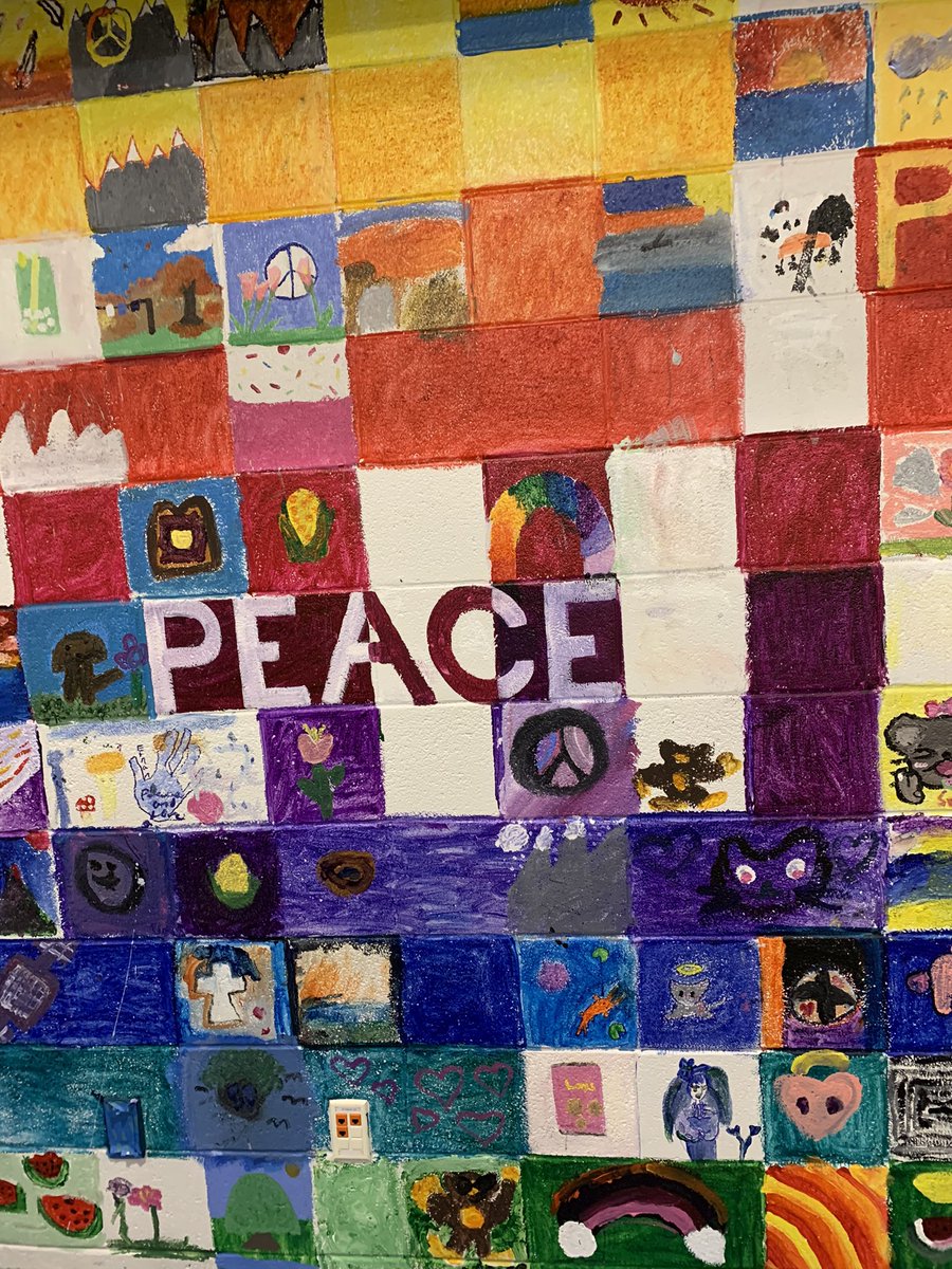 potomacmustangs's tweet photo. Fourth grade artists work alongside Patrick Kirwin to create a Peace mural for our cafeteria. https://t.co/VNRDb8WxBN