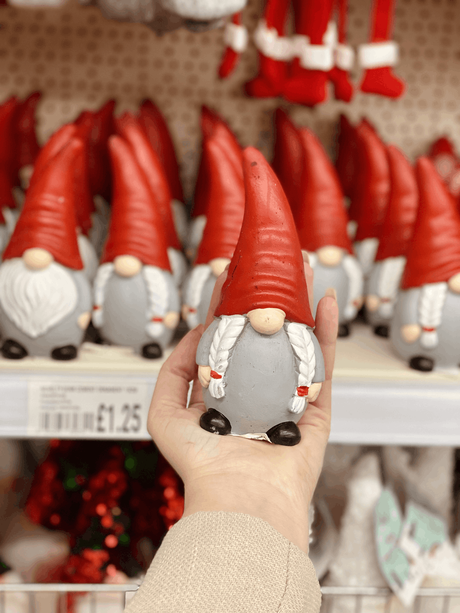VicarLane's tweet photo. Some of our stores are getting into the Christmassy Spirit here at #VicarLane ☺️
Here's a few of our favourite Christmas items from One Beyond that we've spotted in store! 👉
#OneBeyond https://t.co/TE7HtovqEa