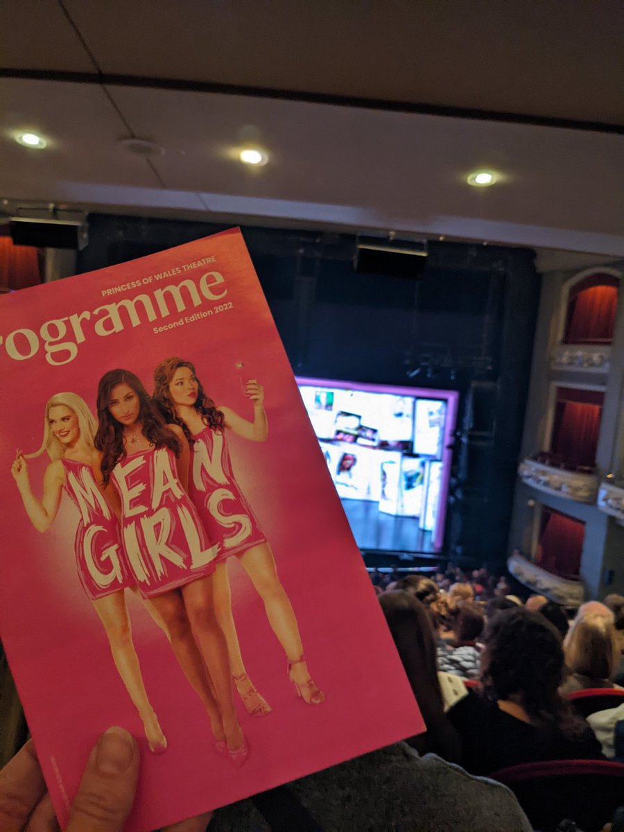 Thank you to the amazing <a href="/PamHrick/">Pam Hrick</a> for the great night out!! <a href="/Mirvish/">Mirvish Productions</a> #MeanGirls