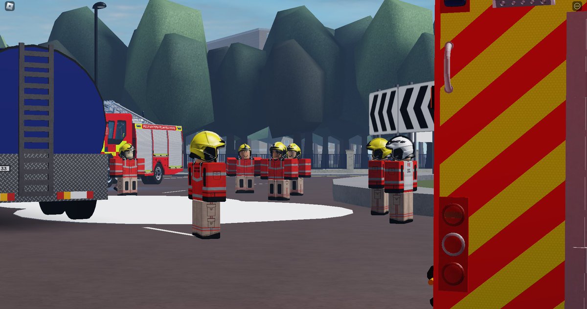 ROBLOX_GMFRS's tweet photo. Yesterday, 1 Pump and Environmental Protection Unit + Support Pump attended an incident on Manchester Roundabout (B379) where a milk tanker had lost its load over the roadway. Roughly 20,000 litres were reported on road. Environmental Packs were used to clear the roadway 🚒⚠️ https://t.co/4zvgIxVGHI