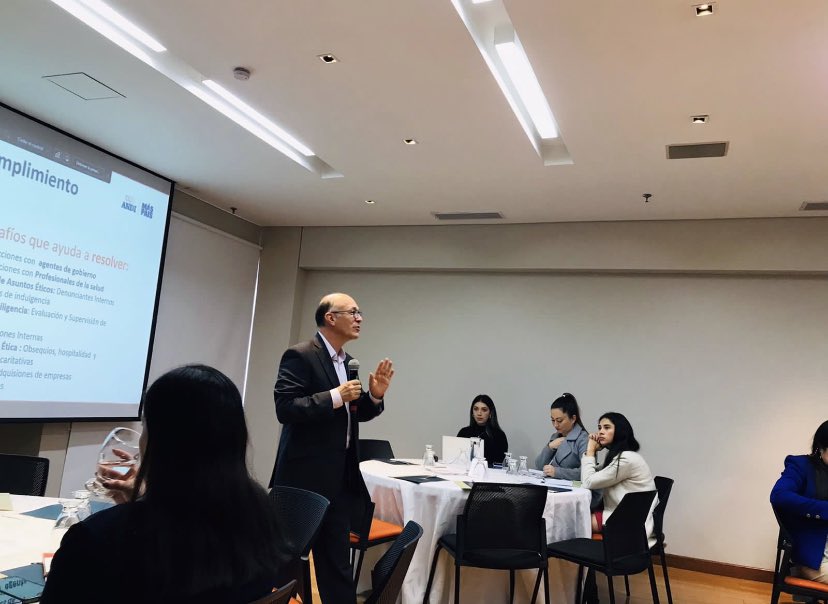 DispMedicosANDI's tweet photo. Con la asistencia de más de 50 de líderes del sector de Dispositivos Médicos, realizamos hoy el taller de Distribuidores con el apoyo de @AdvaMedUpdate #vicesaludandi #andi #advamed @ChrisMedTech @sbipes #aldimed https://t.co/sR2Zo6Mi6E