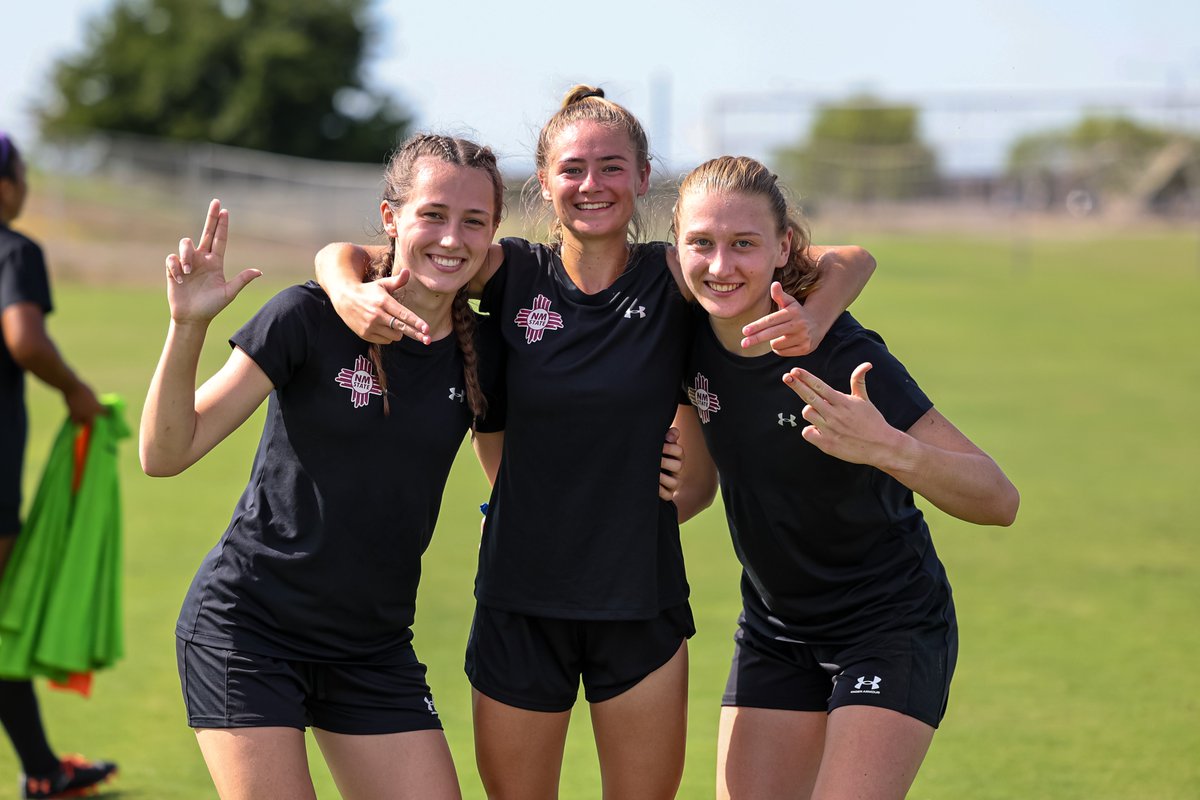 Grateful to have these three internationals on our squad!🌏 

🇨🇦 @Sof_beerworth 
🇮🇪 Megan Sheehan
🇩🇪 Valerie Guha

#AggieUp | #InternationalStudentsDay