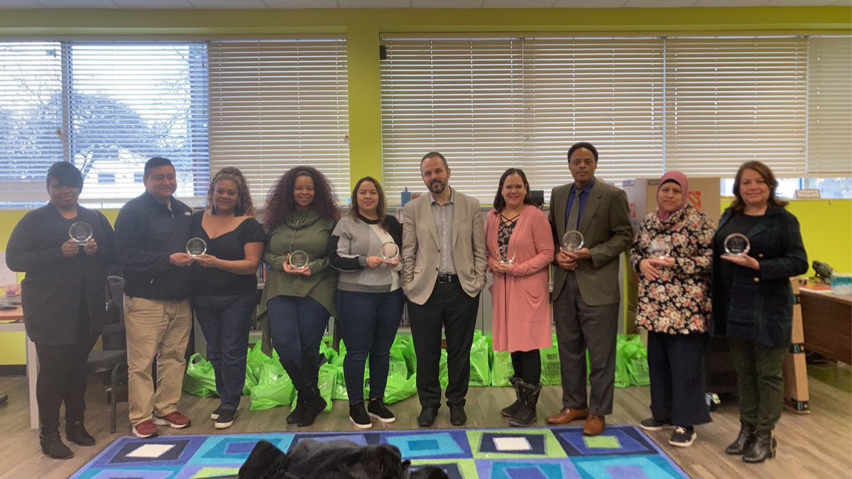 HSAMcKinleyPark's tweet photo. During this Season of Thanksgiving we are honored to show our gratitude and appreciation ๐งกWe honored our parents this morning who were nominated by our teachers and staff ๐๐๐ผ Thank you also PTO for hosting the Turkey raffle๐ฆ#ParentRecognition #hsamckinleymagic @ConceptSchools https://t.co/5RwRCqqph1