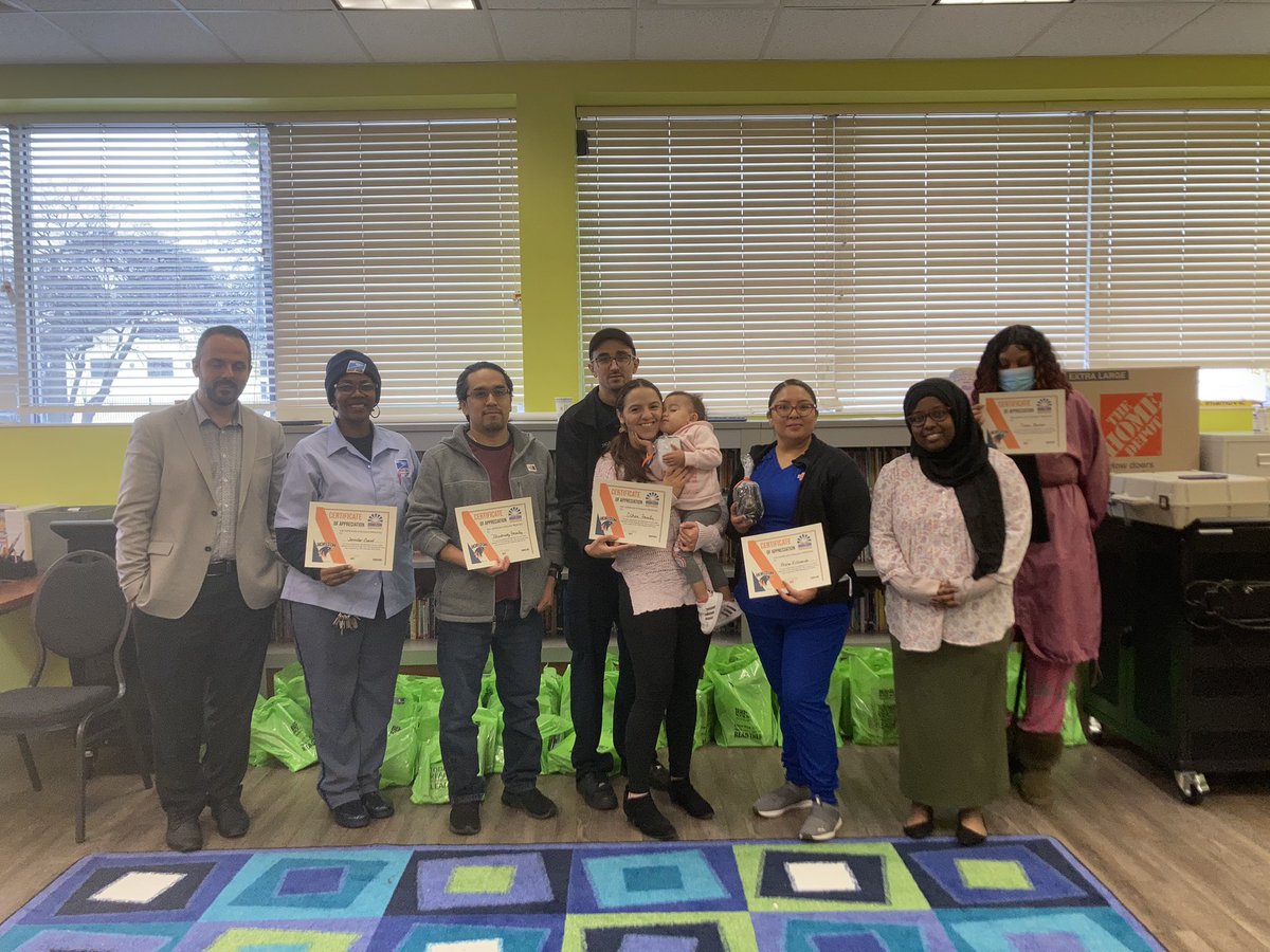HSAMcKinleyPark's tweet photo. During this Season of Thanksgiving we are honored to show our gratitude and appreciation ๐งกWe honored our parents this morning who were nominated by our teachers and staff ๐๐๐ผ Thank you also PTO for hosting the Turkey raffle๐ฆ#ParentRecognition #hsamckinleymagic @ConceptSchools https://t.co/5RwRCqqph1