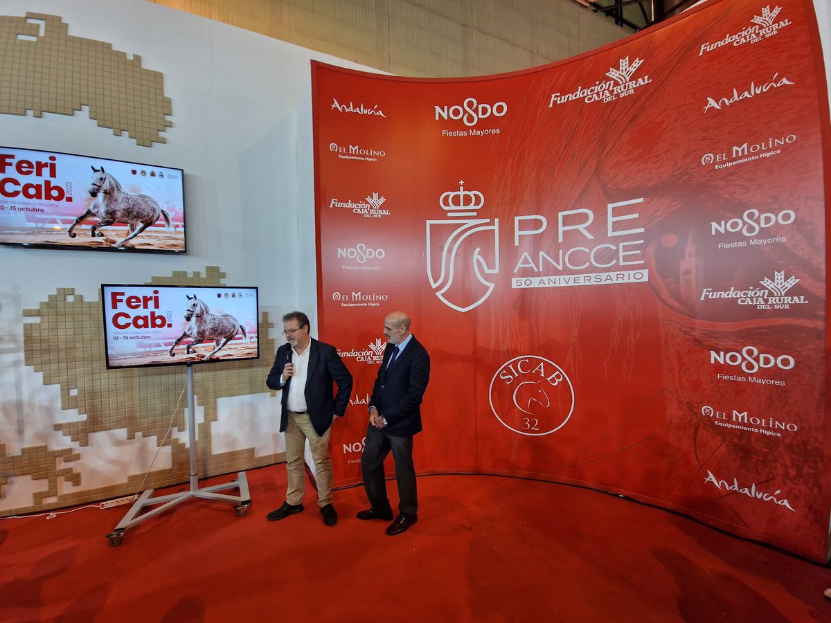 AytoLorca's tweet photo. 🐎 #Fericab se convertirá en la capital mundial del caballo del 10 al 15 de octubre de 2023 🗓️
🗣️El edil de Ganadería, Antonio Navarro, ha presentado, hoy en SICAB, en Sevilla, el cartel 🖼️ de la edición de 2023 acompañado por el Presidente de @anccepre
#LorcaCapitaldelCaballo https://t.co/xOveYr4Q1o