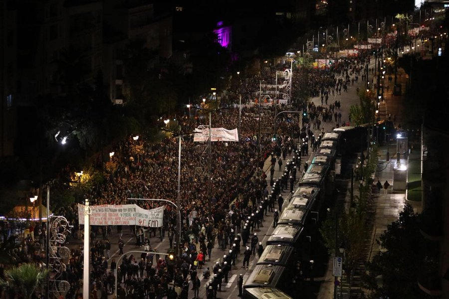 DAKourtis's tweet photo. This is breathtaking. #Polytechneio #17November march in Athens. We do not forget that the US-backed junta that raped, tortured, displaced &killed progressive & leftist Greeks, the same junta that committed crimes against humanity, attacked & killed unarmed University students. https://t.co/SJ8QyCcEBt