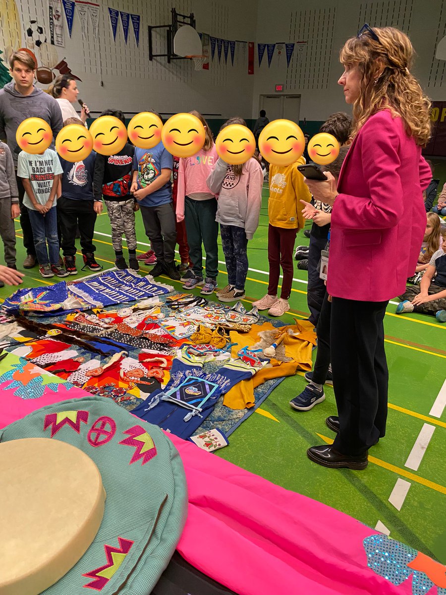MissStevensons's tweet photo. Thank you Superintendent Coffey for joining  us in our learning today at our Treaties Assembly @WillowLandingES @LC_Simcoe @SCDSB_Schools @FNMI_SCDSB we appreciate the hard work of all our presenters, our social justice club and Mrs Ecclestone for putting this together! https://t.co/l7vyn6mk0k