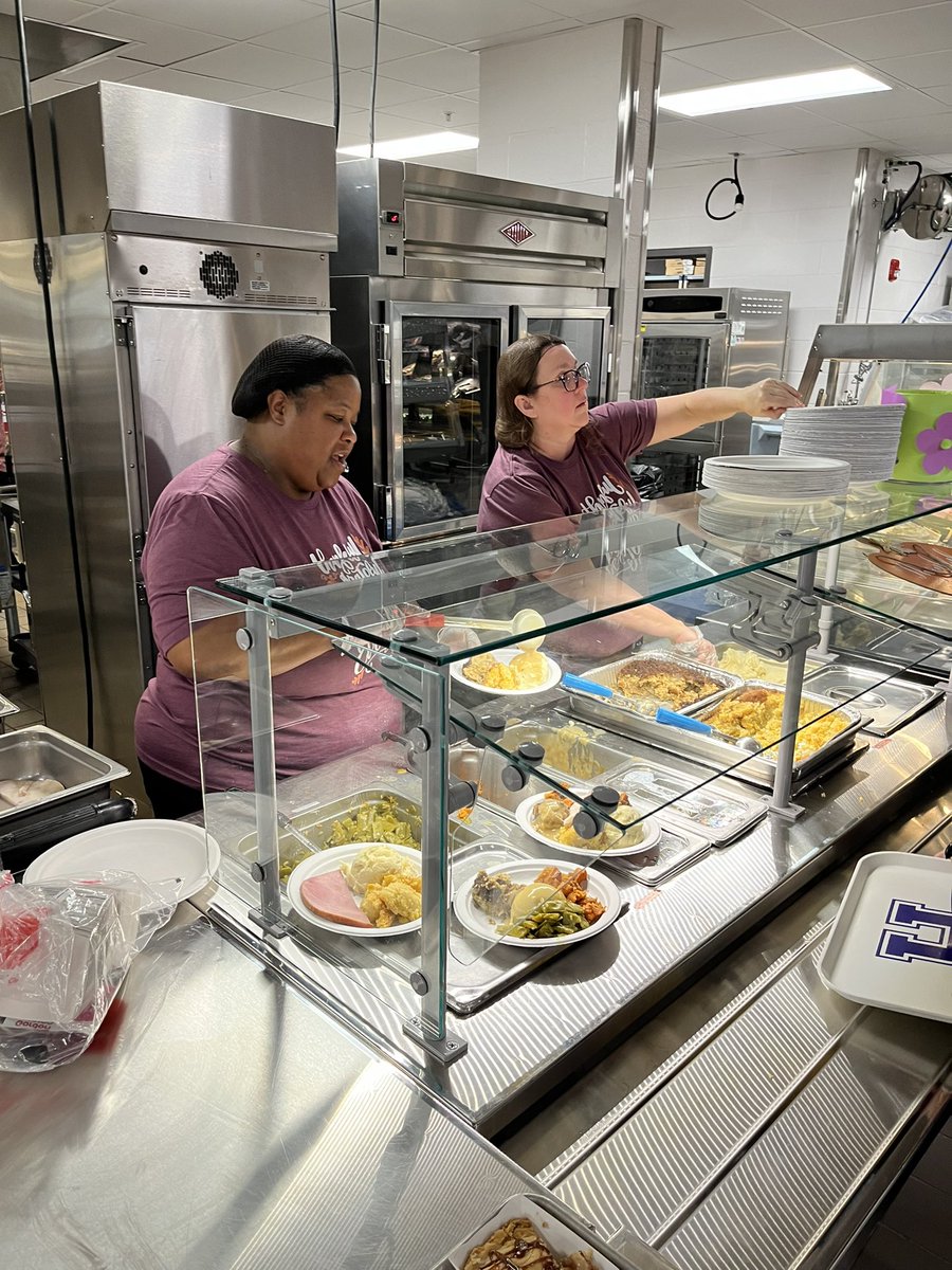 BGHSPurplesNews's tweet image. A few of the hardworking members of food service…