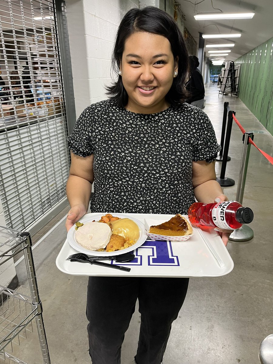 BGHSPurplesNews's tweet image. Big Decisions: 
1. ham or turkey? 
2. pumpkin, apple, pecan, chocolate or strawberry cream pie?