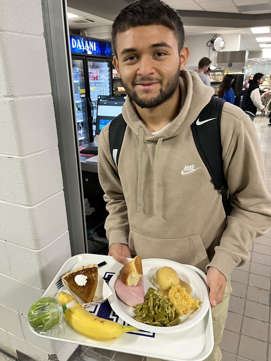 BGHSPurplesNews's tweet image. Big Decisions: 
1. ham or turkey? 
2. pumpkin, apple, pecan, chocolate or strawberry cream pie?