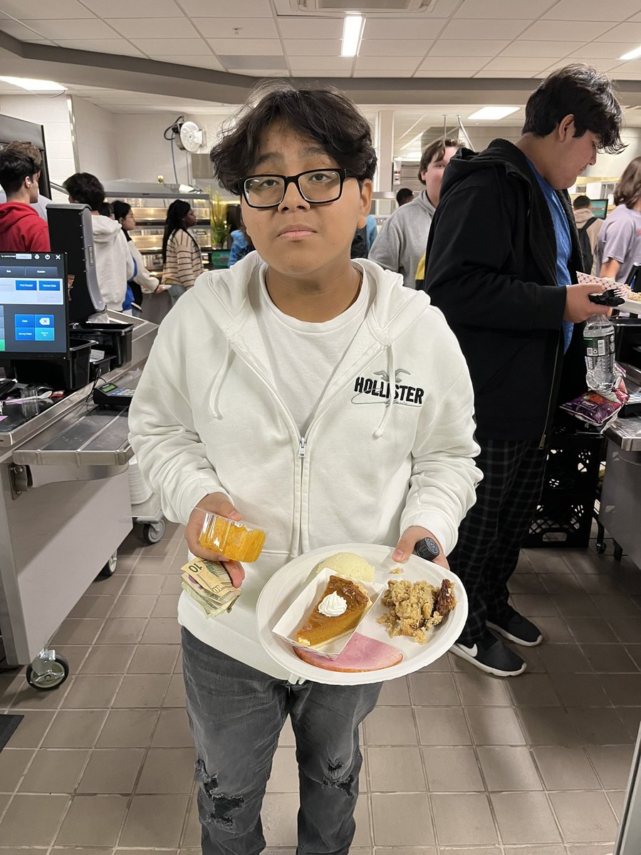 BGHSPurplesNews's tweet image. Big Decisions: 
1. ham or turkey? 
2. pumpkin, apple, pecan, chocolate or strawberry cream pie?