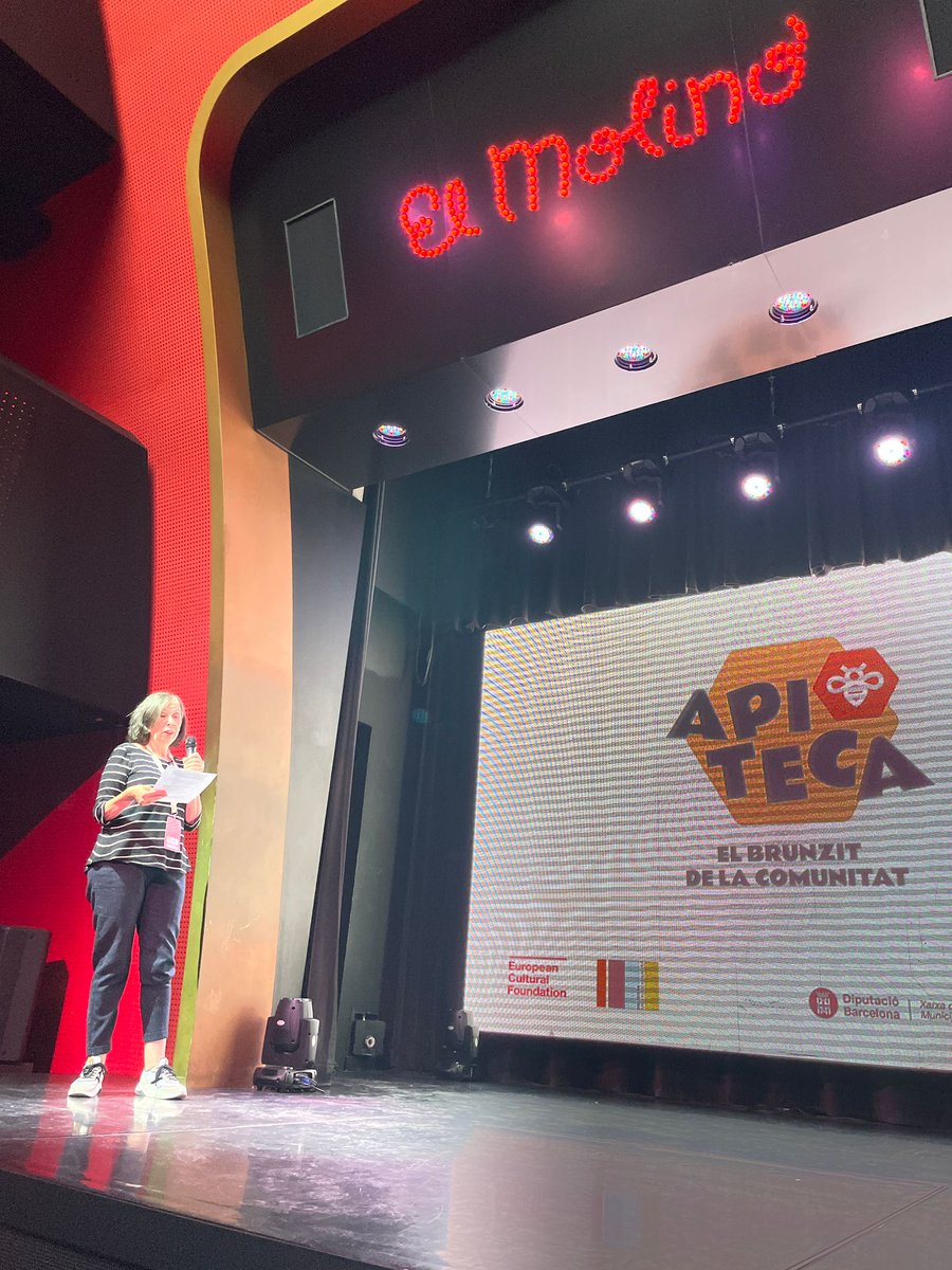 bibliotequeSBOI's tweet photo. Avui, dintre de les activitats de #Culturopolis i a l'escenari del mític #ElMolino, les @bibliotequeSBOI han presentat el projecte de la nostra #apiteca 🐝
#theeuropechallenge
#elbrunzitdelacomunitat
#apicultura #culturaviva https://t.co/n7KTOExg6b