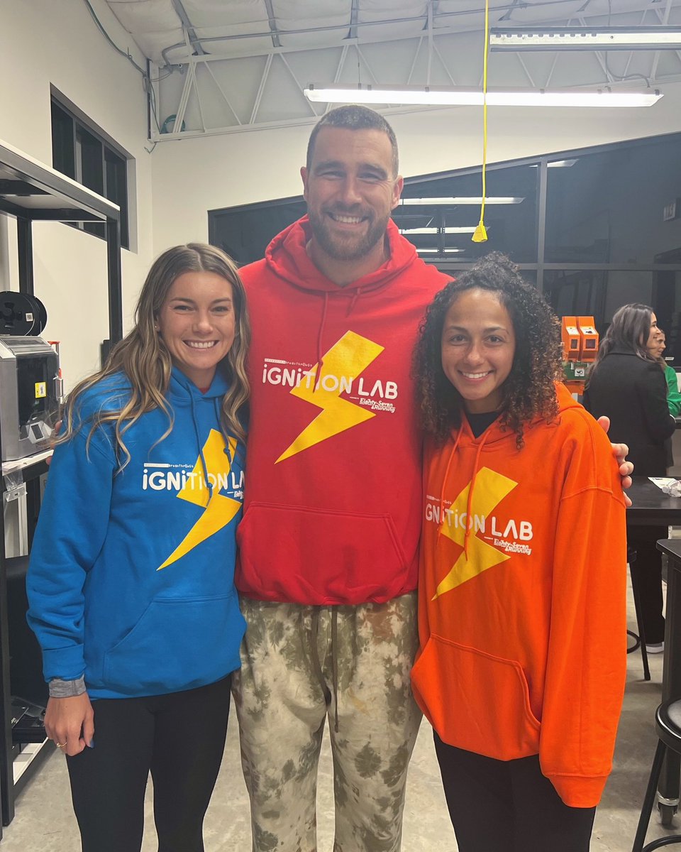 We had a blast at @OB_Inc_KC’s Ignition Lab with @tkelce⚡️ The vision is to give students a safe haven to discover interests, develop skills and gain role models 👏