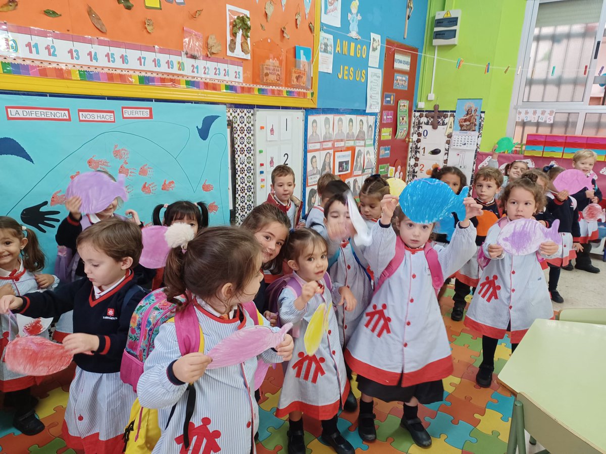 salesianotriana's tweet photo. Durante esta semana hemos realizado en infantil la XII semana de la Diversidad. Hoy hemos tenido unos buenos días especiales en el teatro bajo el lema:"La Diversidad abre caminos". Hemos incidido en la importancia del respeto, la aceptación de uno mismo, etc. https://t.co/0XL9L9ImcM