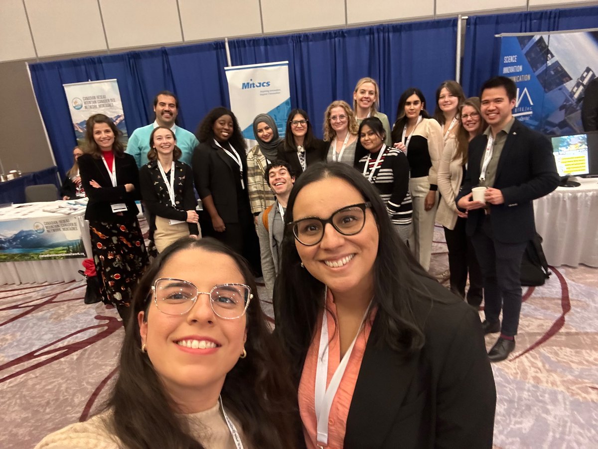 Amazing chance to meet with the CSPF @MitacsCanada fellows reunited at #CSPC2022 ! Of course we got a picture with this amazing gang 😎