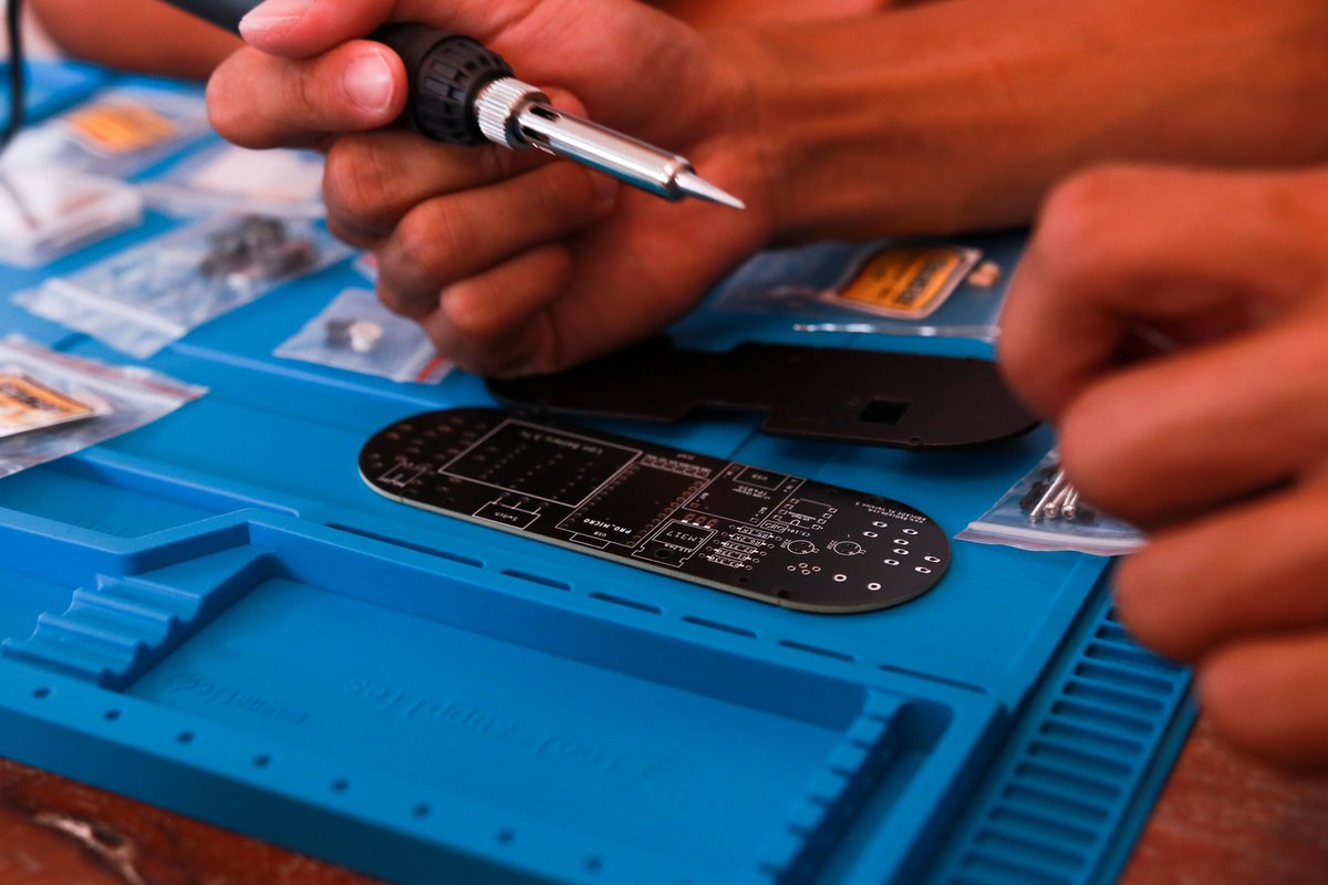 8bitcade's tweet photo. Learn how to solder immediately with our 8BitCADE Original and XL! 

#8bitcade #teachers #retrogaming #electronics #stemkit #stemkit #gameconsole #diy #smallbusiness #education #edtech https://t.co/pYXXhtYgtK