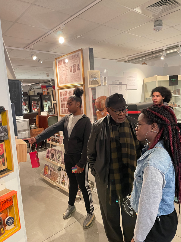AAHMSNJ1's tweet photo. "The artists had a great time learning about local AC and national history. But if you ask them what their favorite part was they’d definitely say Mr. Ralph Hunter. Thank you AAHM staff for your time and knowledge! We’ll definitely be back!"

Sarah Holt 
@ChartertechArts https://t.co/4XHrM0Hxam