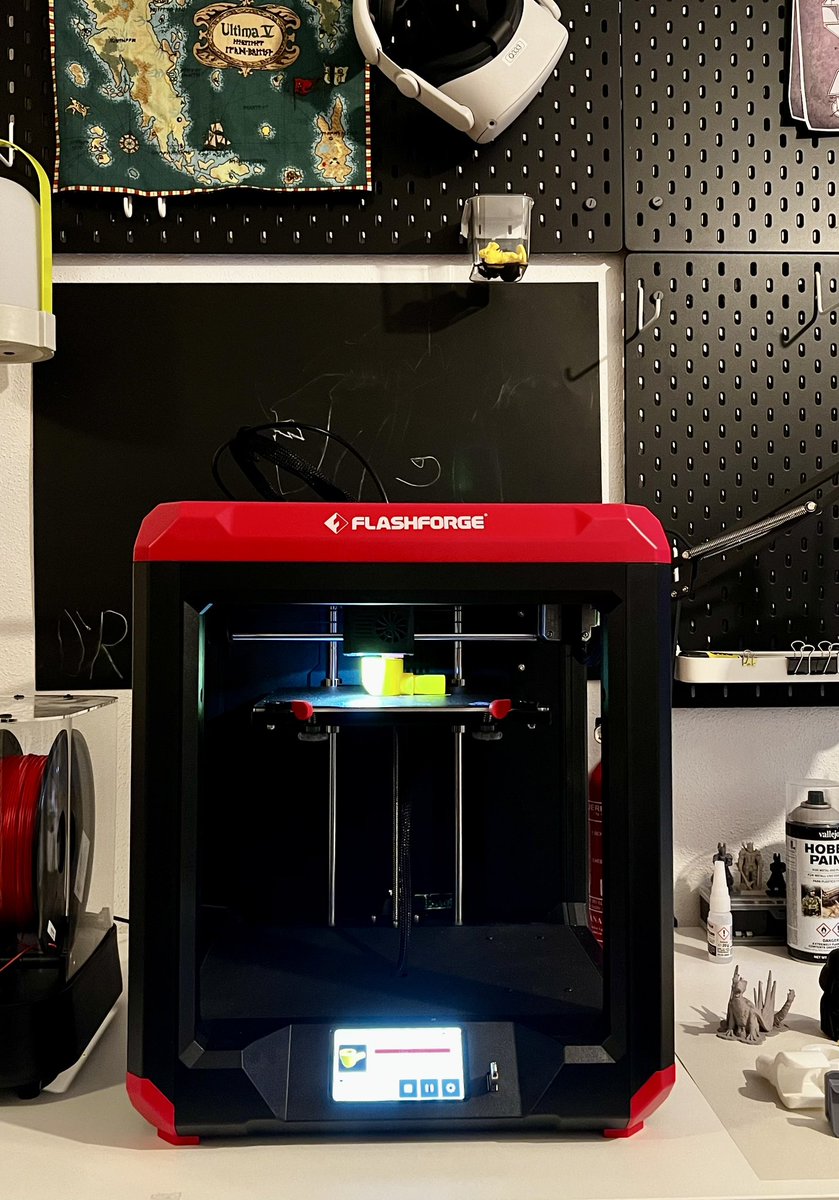 Bin begeistert von meinem neuen #flashforge Finder 3 für #3Dprinting . Tolles Out-of-the-Box Gerät, auch für #makerspace an Schulen. Für 400 Euro eine super Qualität! Dank einer Empfehlung von drucktipps3D.de Da geht auch eine Druckerfarm in der Schule @xrxplorer