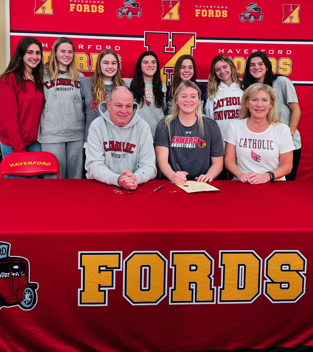 Fordsgbball's tweet photo. Committed to Catholic! Congrats, @mollcarpenter33! https://t.co/ZNjh7ZCmGI