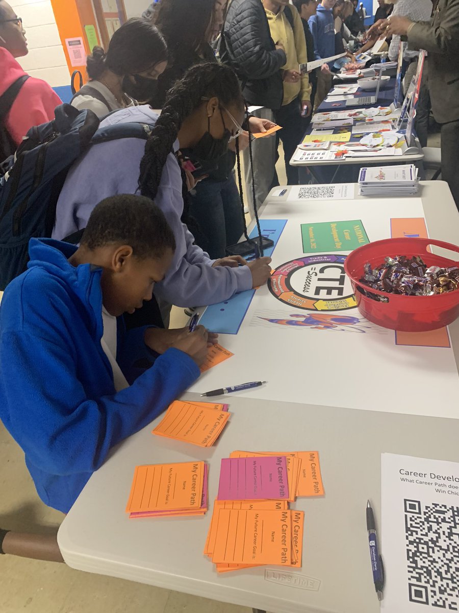 Nicole S. Piggott tweet media