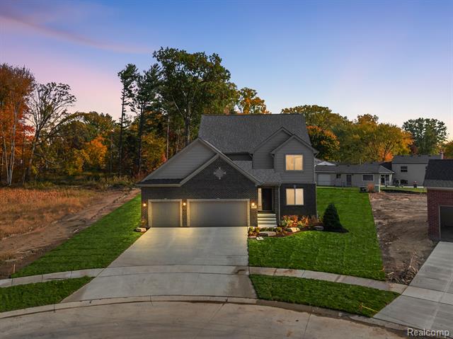 TamaraMiller_KW's tweet photo. Charming 4 BD/ 3 BA in Chesterfield Twp has a lot to offer. Call/text/DM me for info.  https://t.co/2yKPOkl562 https://t.co/XjocR6Jhkc