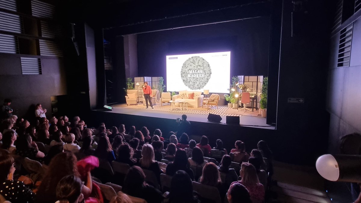 socialdiba's tweet photo. 😊 Avui estem gaudint a l'Espai Francesca Bonnemaison del #MalasmadresOnTour. #EFBonnemaison #LaHoraDeCuidarse #IgualtatSostenibilitatSocialDiba #som311 https://t.co/lJfBb9595D