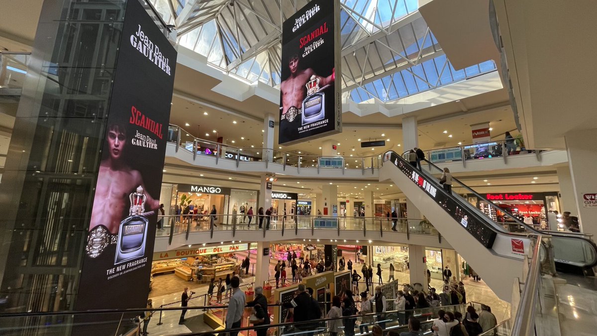 #CampañaOOHLovers

➡Anunciante: Puig
➡Exclusivista: <a href="/clearchannelES/">Clear Channel Spain</a>  
➡Agencia de medios: <a href="/StarcomSpain/">Starcom Spain</a> 

#OOHLovers #LaFEDE #medioexterior #publicidadexterior #publicidad #ooh #dooh #outofhomeadvertising #digitaloutofhome

+Info oohlovers.com/campanas/jean-…