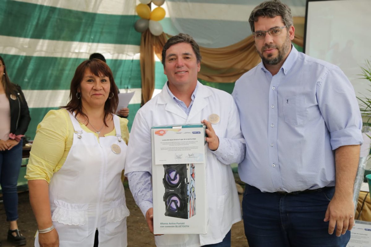 RFlutsch's tweet photo. ¡La Escuela Albergue N°79 Batalla de Chacabuco de Cajón del Curí Leuvú celebró hoy su 100° aniversario a todo color!

#MinisterioGobiernoEducación  
#CPE  
#NeuquénProvincia https://t.co/bE2ctlhNWH