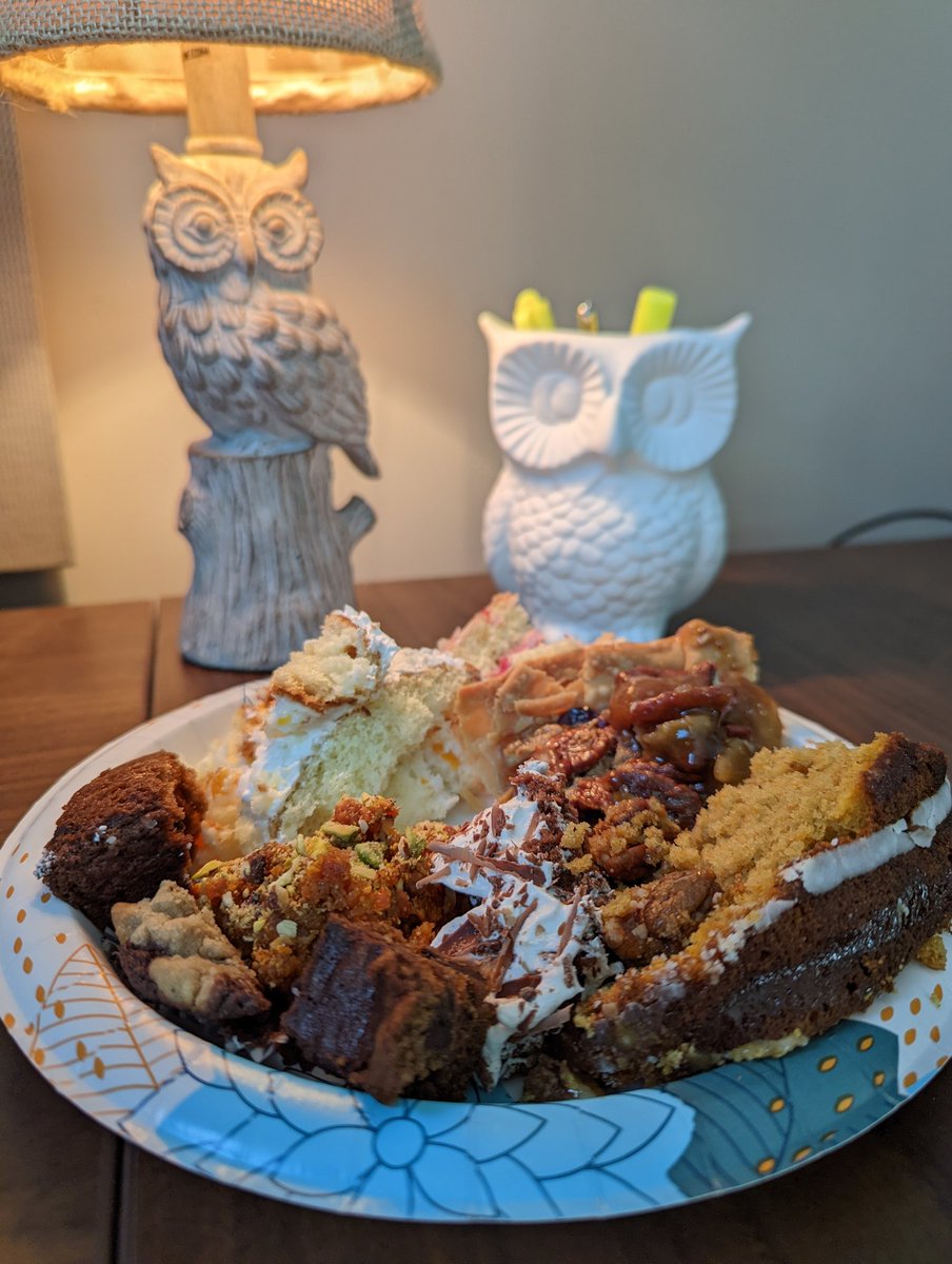 JessicaTateMD's tweet photo. I haven't been on Twitter in eons, and THIS is what gets me excited! 🤷🏻‍♀️ Reaping the delicious benefits of the AHWFB Neurology Just Desserts competition. Yum. @WakeNeuroRes @WakeNeuro https://t.co/Sg4NAYa9kW