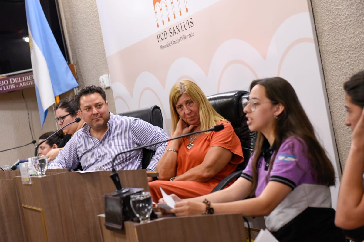 Compartimos imágenes de la penúltima sesión del año.
Fotos: Alejandro Lorda.