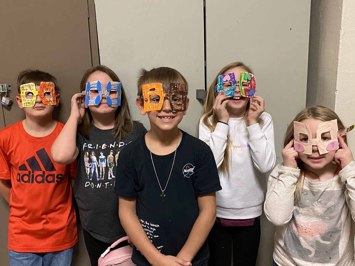 ArtAndMsG's tweet photo. Silly glasses day in #artclass for Byesville second graders. @RHLSD_Colts https://t.co/fCQ8PbKUkB