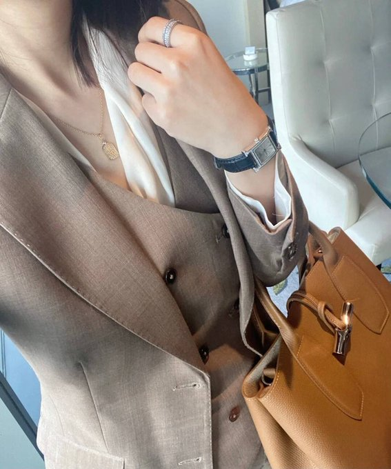 miliohh22's tweet photo. I love fashion and I think it's very important. Because it allows you to show yourself to the world. https://t.co/FKIV9kh12i