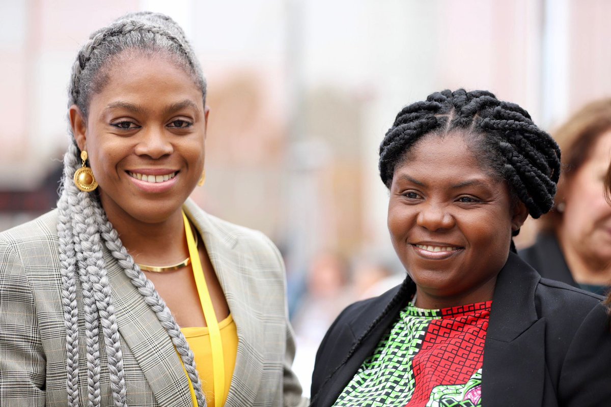 El camino para retornar al campo es trabajar por la niñez, la juventud, las mujeres, por los pueblos étnicos, campesinos y el empresariado.

Nuestro compromiso es garantizar educación e inversión, que nos libere y nos ayude a construir país.

#CumbreDiálogoSocialRetornoAlCampo