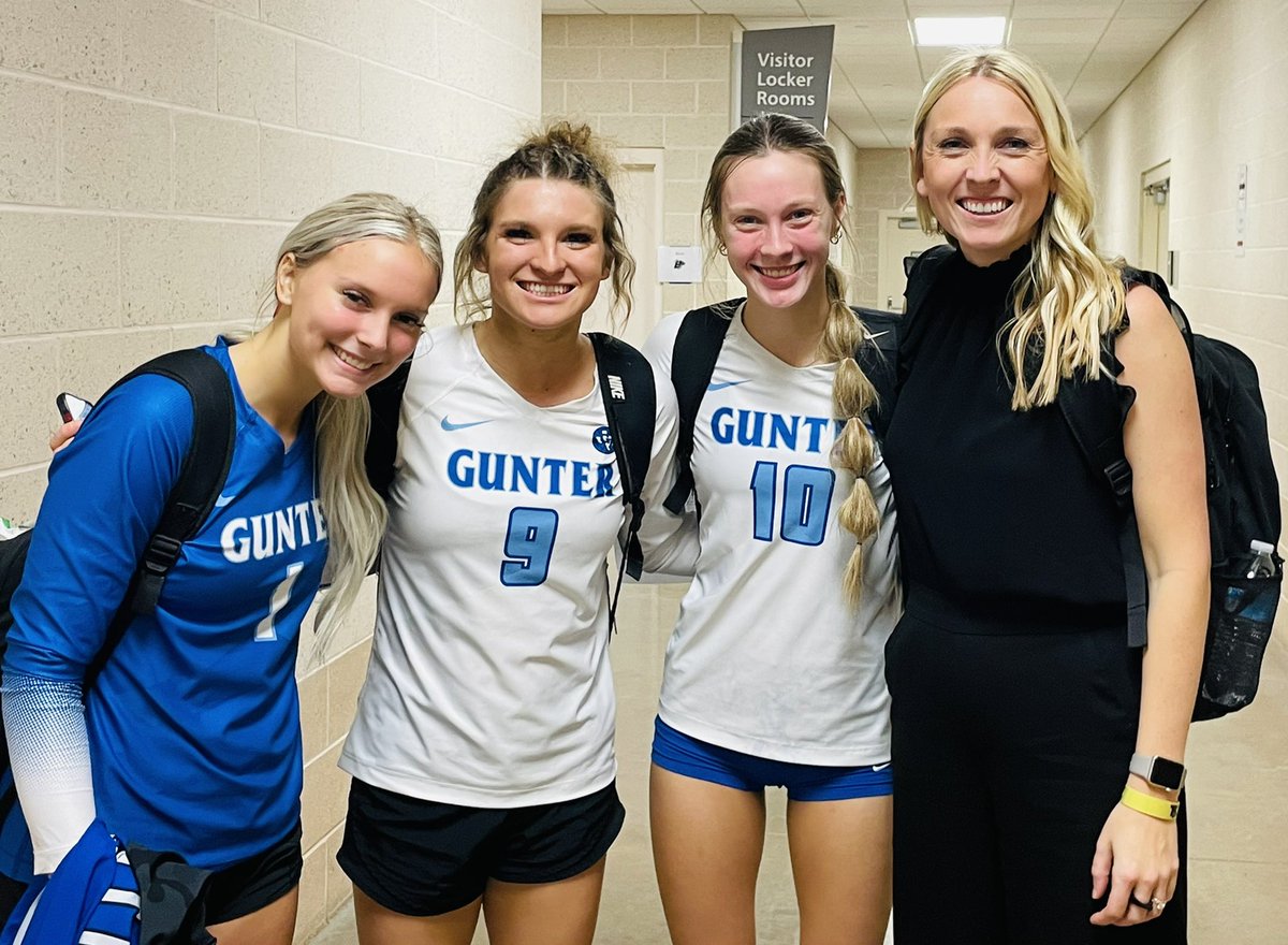 At <a href="/uiltexas/">Texas UIL</a> #StateVB <a href="/GunterTigerVB/">Gunter Volleyball</a> headed to #3ATitleMatch after 3-0 win over #Columbus. @BrileySingleton1 #RayannaMauldin9 #HannaRubis10 after the #SemisPresser <a href="/Gosset41/">Brian Gosset</a> @UIL_AD <a href="/GCreekLogan/">Logan Lawrence</a> <a href="/dallasnews/">Dallas Morning News</a>
