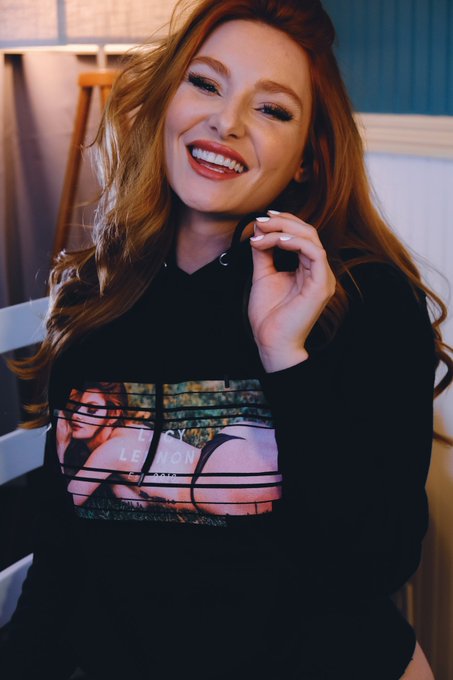 HOODIES ARE AVAILABLE FOR PURCHASE 😍😍😍 https://t.co/JbbWlmHT4B